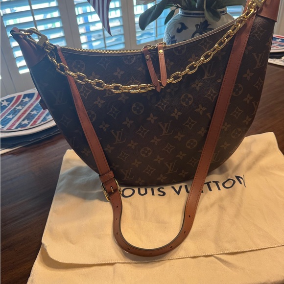 Louis Vuitton Reverse Monogram Loop - Picture 2 of 16